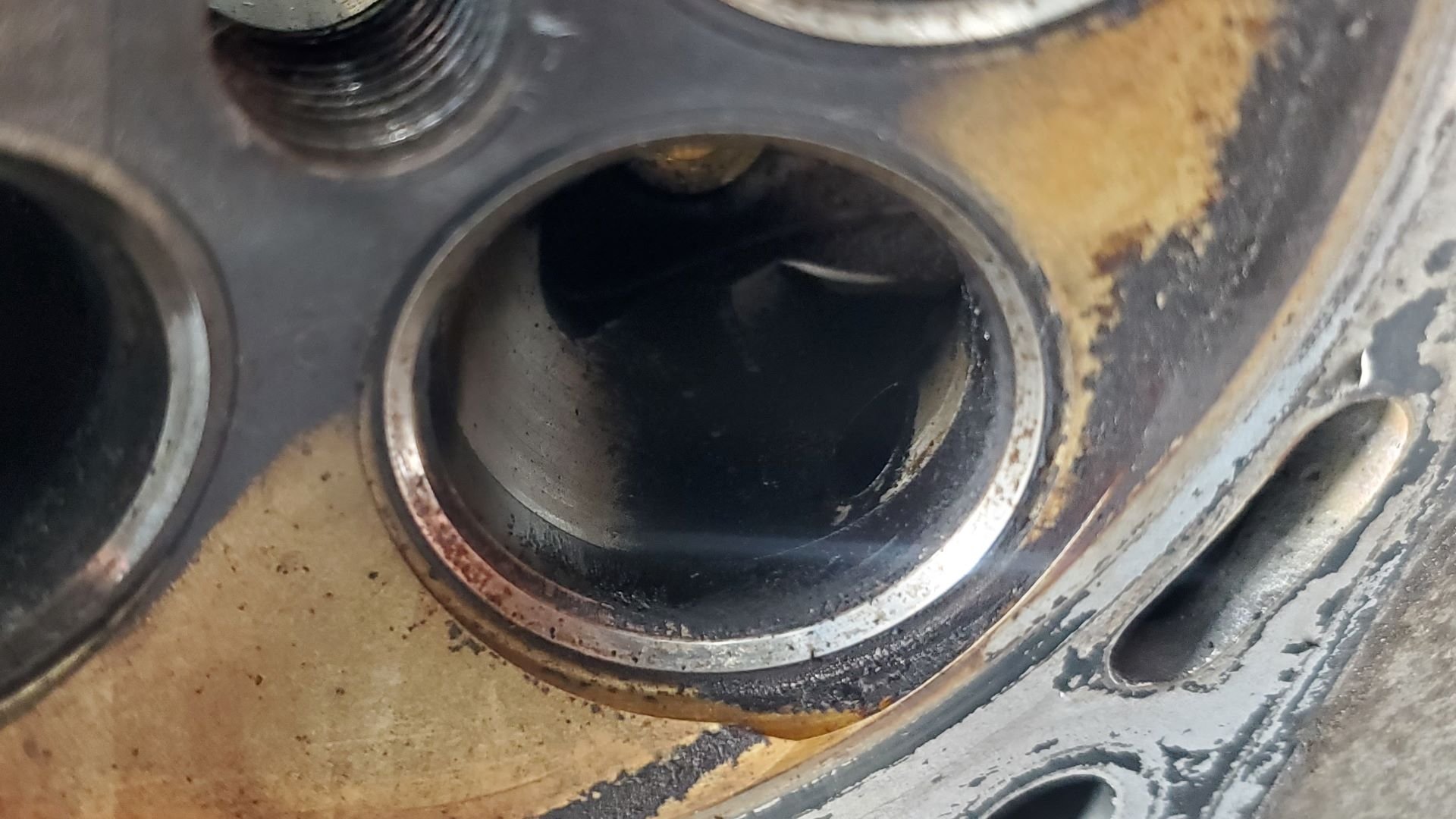 BMW M54 Engine Valve Seat Wear - It Could Be Causing Your Power Loss