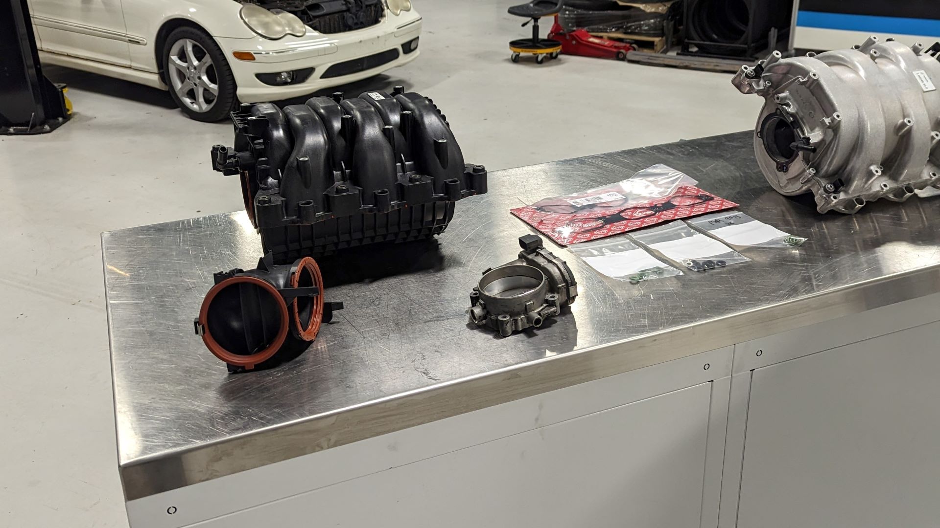Solving Failures & Boosting Performance With The Mercedes M272 M014 Intake